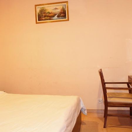 Aryal International Hotel Катманду Экстерьер фото