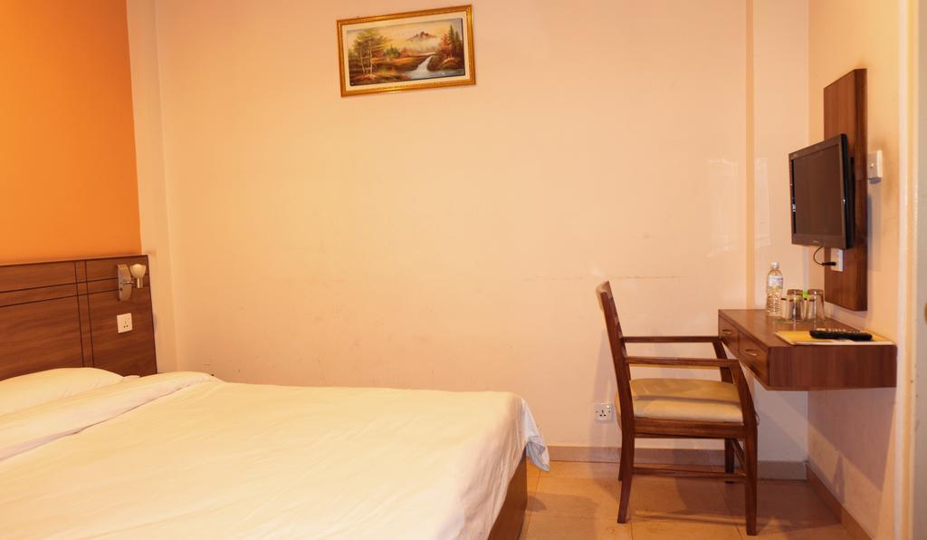 Aryal International Hotel Катманду Экстерьер фото