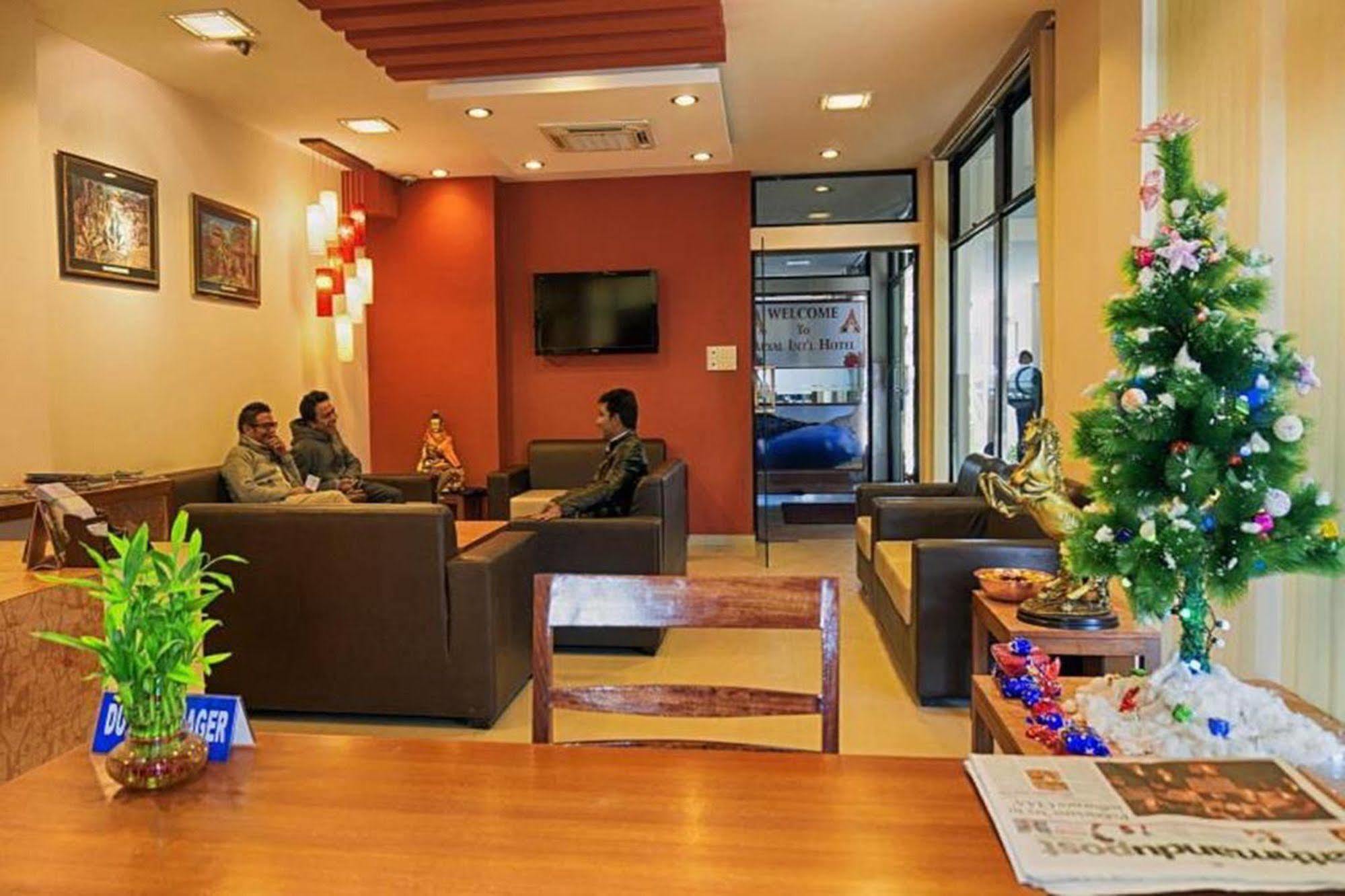 Aryal International Hotel Катманду Экстерьер фото